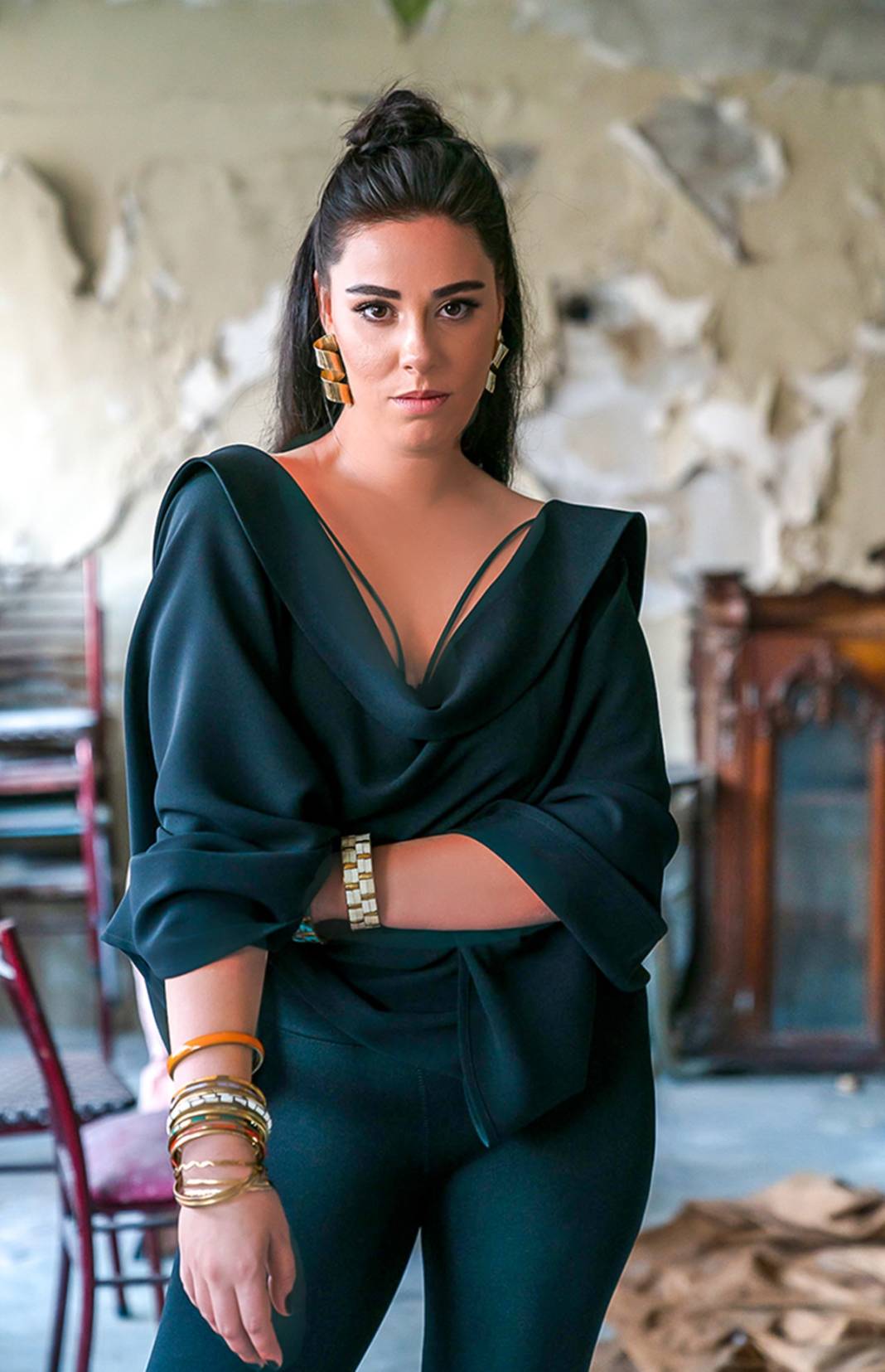 Ben inançlı biriyim, bu camia benim maneviyatıma uygun değil! Ferdi Tayfur'un kızı Tuğçe Tayfur'dan tesettür kararı 4